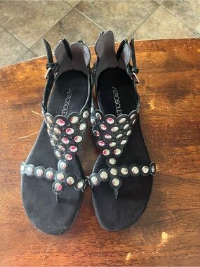 AEROSOLES Black Jeweled T-Strap Sandals